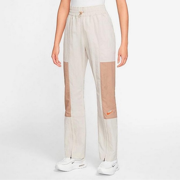 Nike High-Rise Jogger Pants Size Small - Picture 1 of 4